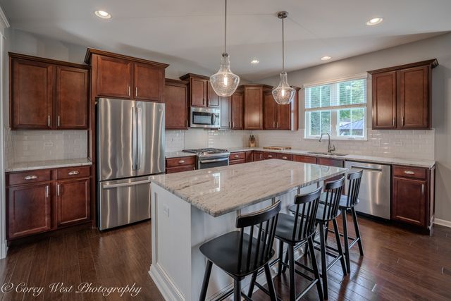 1305 Lance Avenue, Elburn, IL 60119