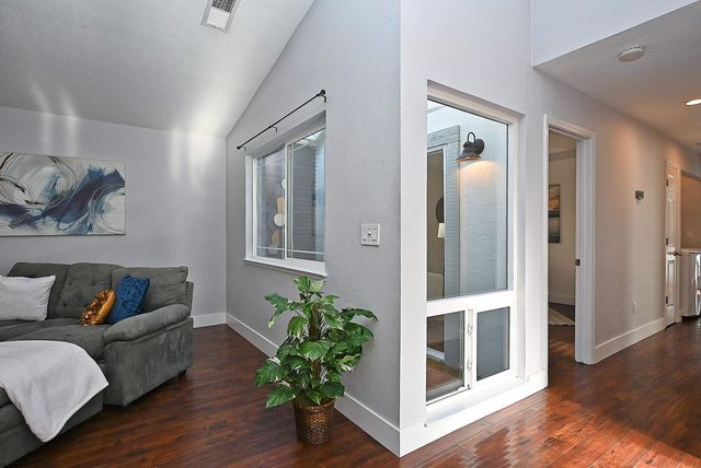 1128 Larkspur Dr, Livermore, CA 94551