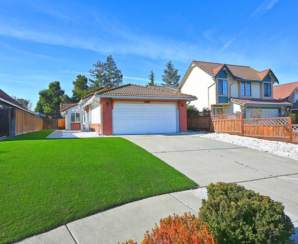 1128 Larkspur Dr, Livermore, CA 94551