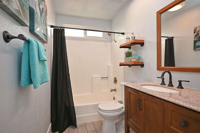 1128 Larkspur Dr, Livermore, CA 94551