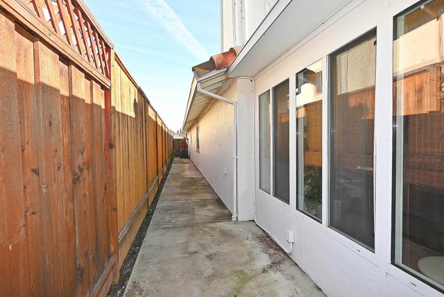 1128 Larkspur Dr, Livermore, CA 94551