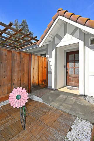 1128 Larkspur Dr, Livermore, CA 94551