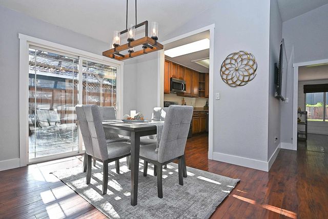 1128 Larkspur Dr, Livermore, CA 94551