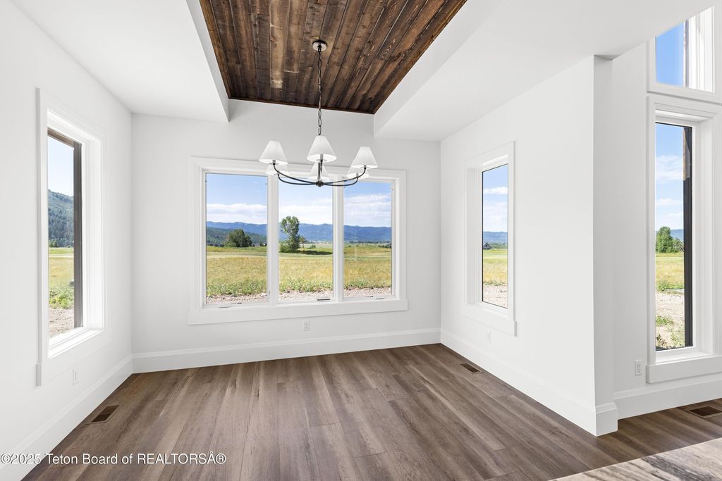 555 SILVER FOX Lane, Victor, ID 83455 photo 13