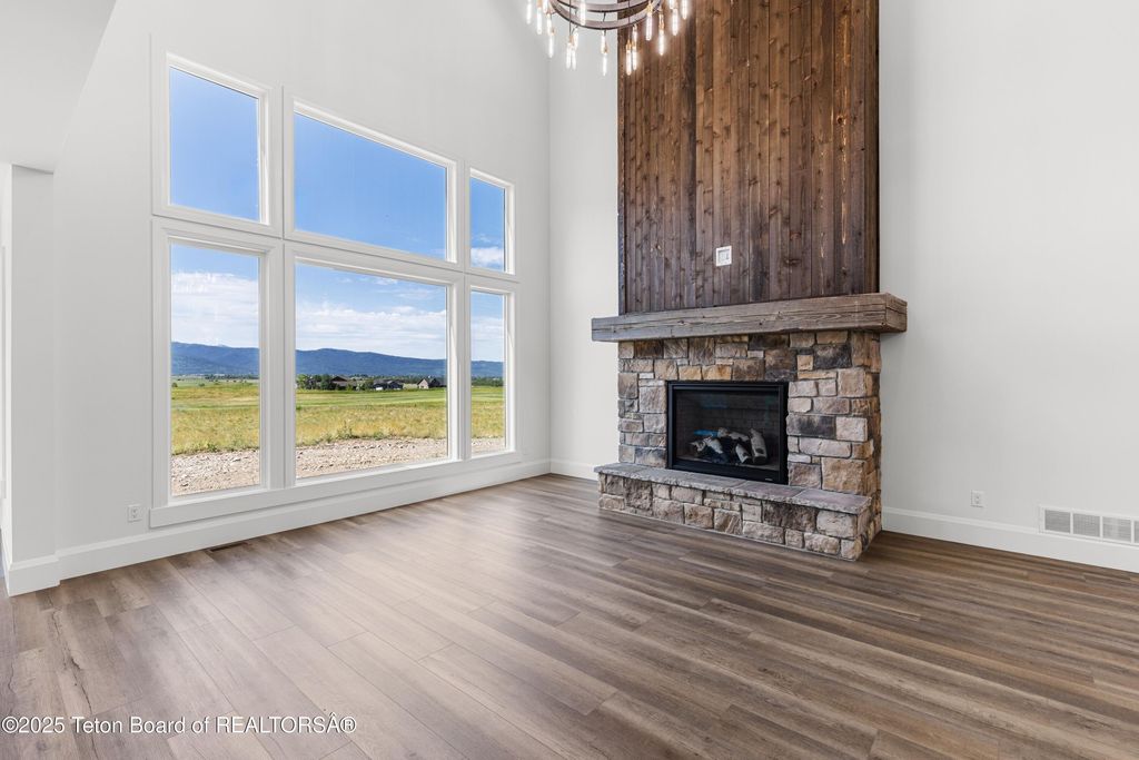 555 SILVER FOX Lane, Victor, ID 83455 photo 16