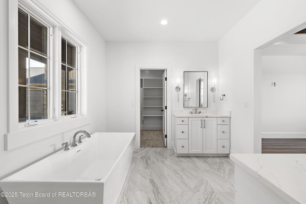 555 SILVER FOX Lane, Victor, ID 83455 photo 25