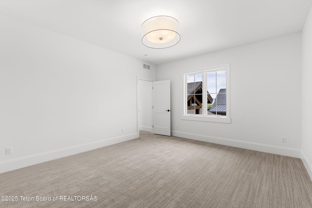 555 SILVER FOX Lane, Victor, ID 83455 photo 34