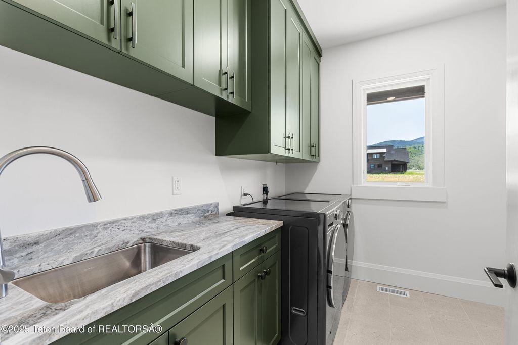 555 SILVER FOX Lane, Victor, ID 83455 photo 37