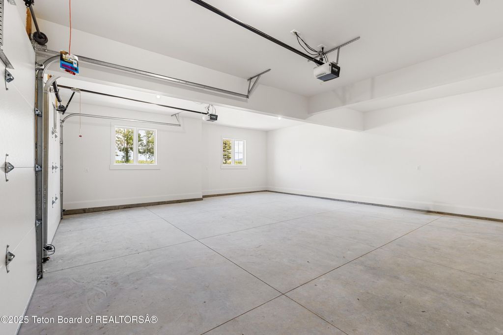 555 SILVER FOX Lane, Victor, ID 83455 photo 39