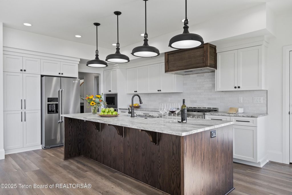 555 SILVER FOX Lane, Victor, ID 83455 photo 5