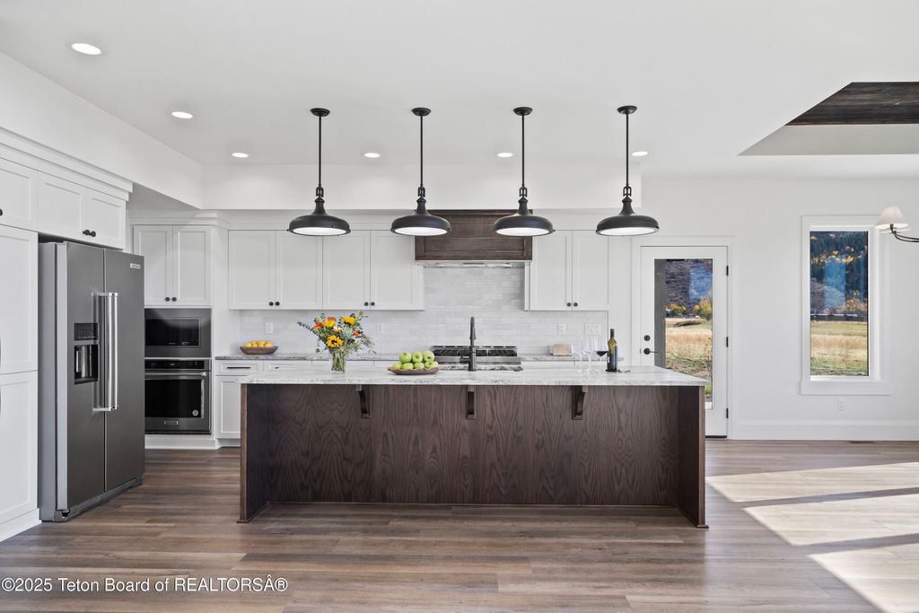 555 SILVER FOX Lane, Victor, ID 83455 photo 6