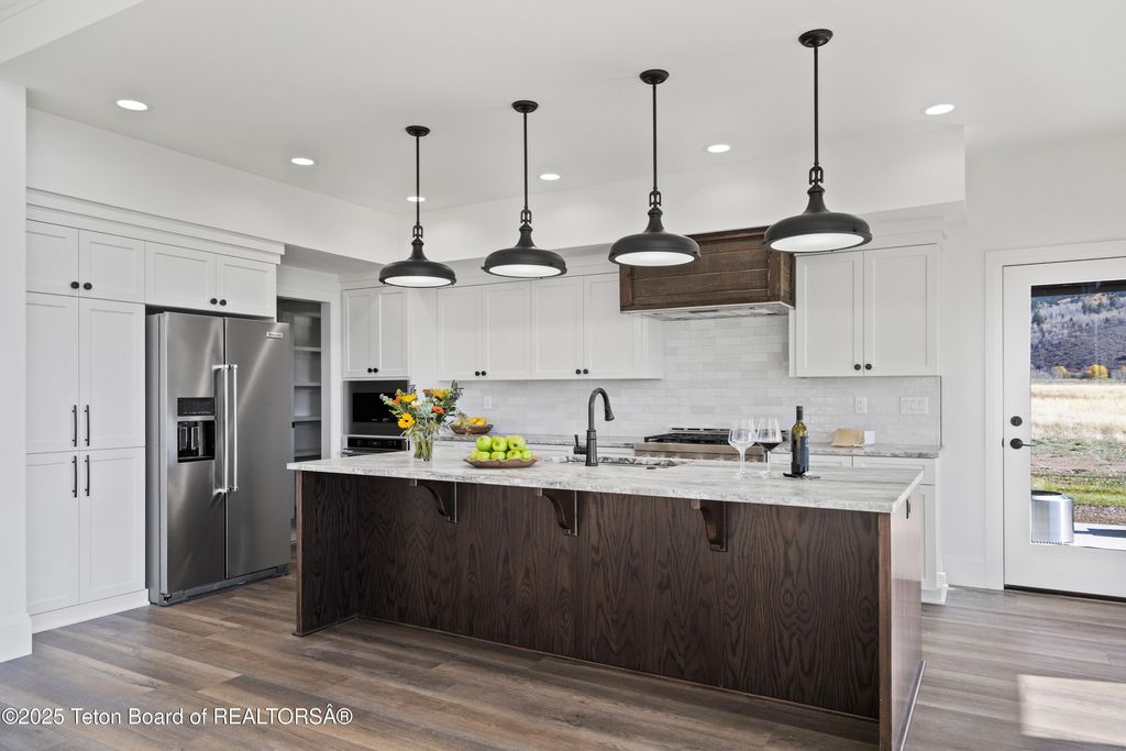 555 SILVER FOX Lane, Victor, ID 83455 photo 8