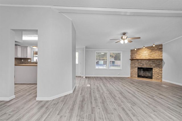 4621 Price Road, Montgomery, TX 77316