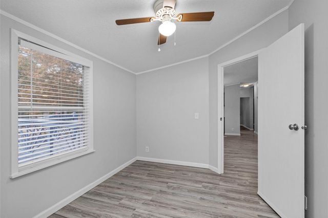 4621 Price Road, Montgomery, TX 77316