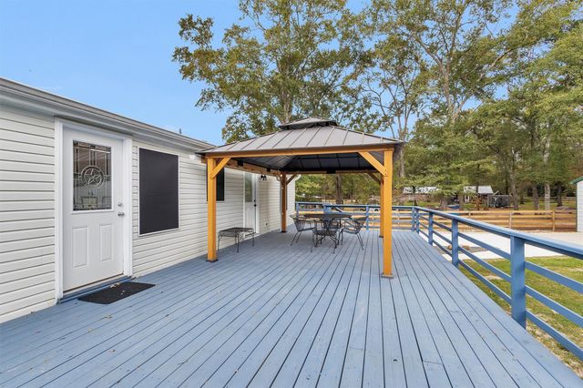 4621 Price Road, Montgomery, TX 77316