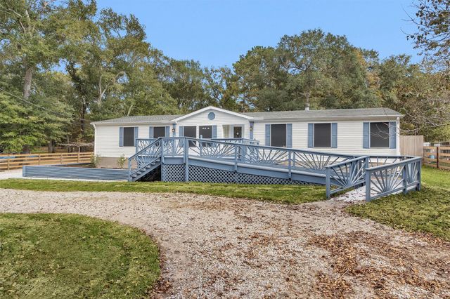 4621 Price Road, Montgomery, TX 77316