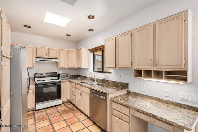 7 W Roma Drive, Tucson, AZ 85737