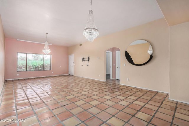 7 W Roma Drive, Tucson, AZ 85737