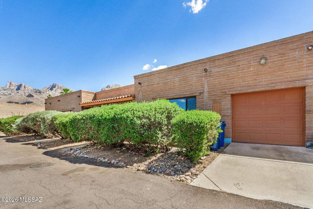 7 W Roma Drive, Tucson, AZ 85737