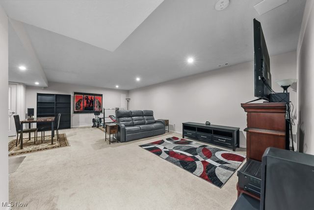 1121 Meadow Run, Copley, OH 44321