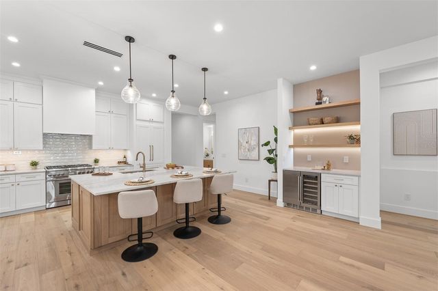 10 W HARVARD STREET, Orlando, FL 32804