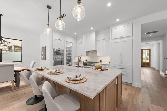 10 W HARVARD STREET, Orlando, FL 32804