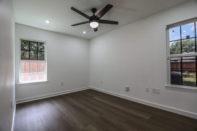 727 Royal Crest Drive, Mesquite, TX 75149