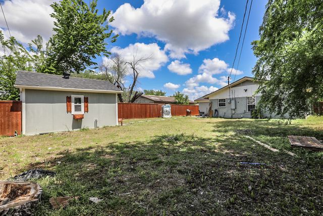 727 Royal Crest Drive, Mesquite, TX 75149