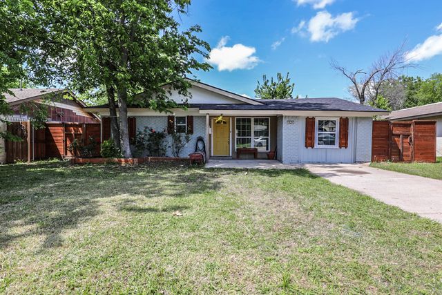 727 Royal Crest Drive, Mesquite, TX 75149