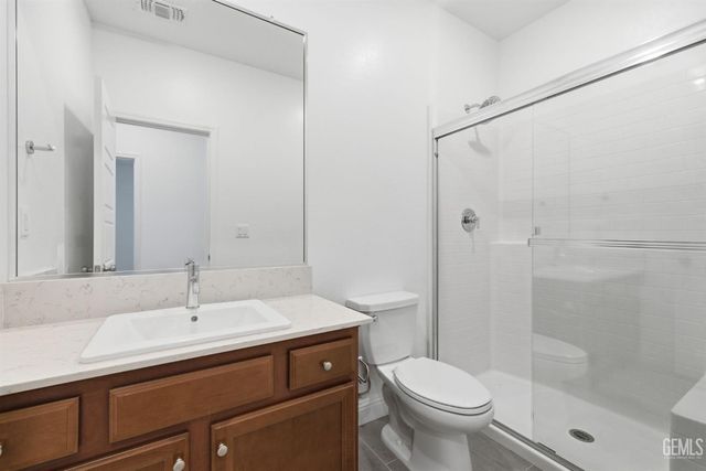 6516 Walkers Glen Lane, Bakersfield, CA 93313