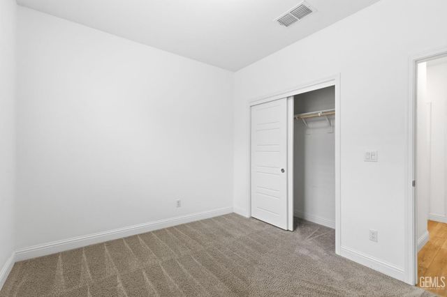 6516 Walkers Glen Lane, Bakersfield, CA 93313