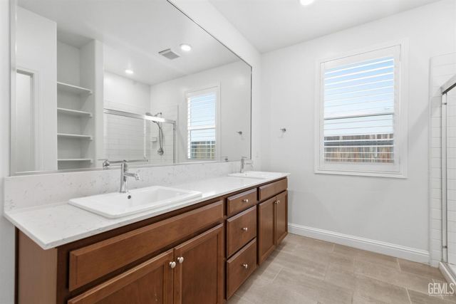 6516 Walkers Glen Lane, Bakersfield, CA 93313