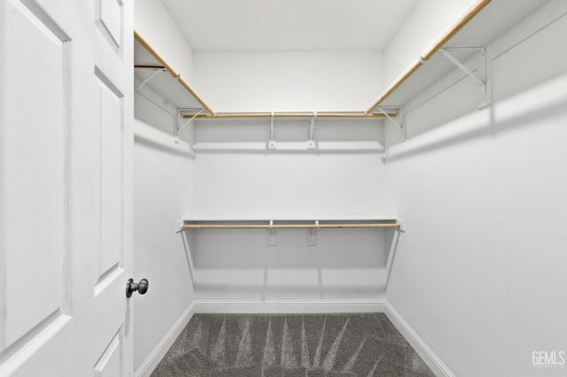 6516 Walkers Glen Lane, Bakersfield, CA 93313