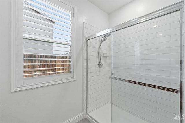 6516 Walkers Glen Lane, Bakersfield, CA 93313