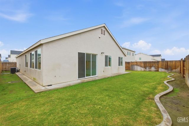 6516 Walkers Glen Lane, Bakersfield, CA 93313