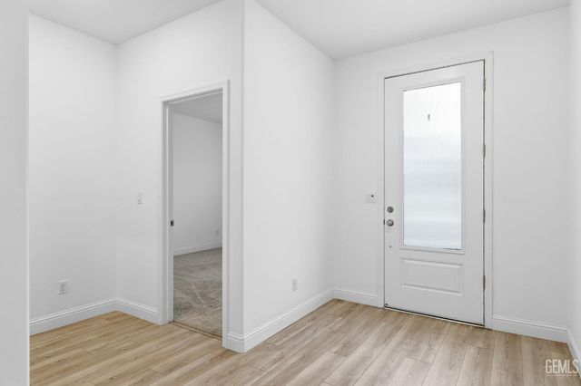 6516 Walkers Glen Lane, Bakersfield, CA 93313