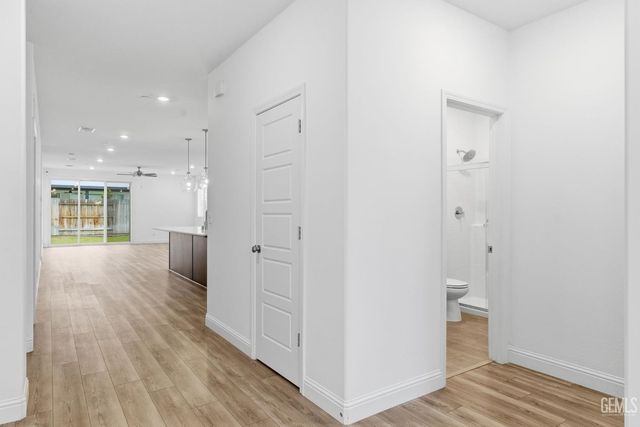 6516 Walkers Glen Lane, Bakersfield, CA 93313