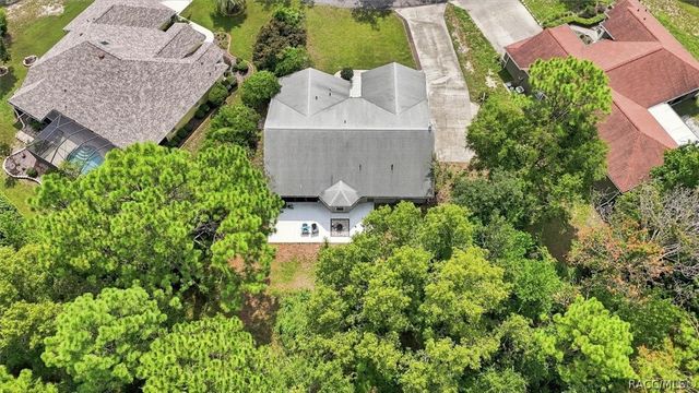11 Lidflower Court, Homosassa, FL 34446