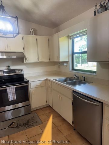 14 Charlton Drive, Lake Placid, FL 33852