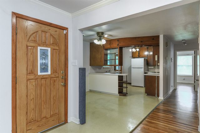 4825 Trail Lake Drive, Fort Worth, TX 76133