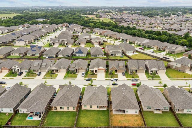 525 Big Horn Pass, Denton, TX 76210