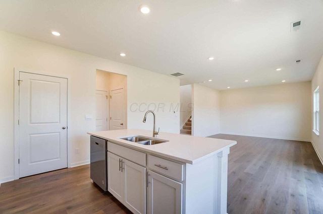 852 Sunny Vale Drive, Delaware, OH 43015
