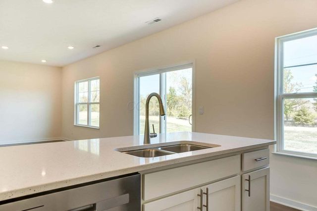 852 Sunny Vale Drive, Delaware, OH 43015