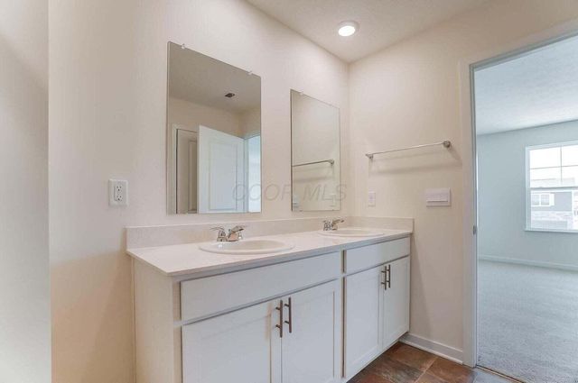852 Sunny Vale Drive, Delaware, OH 43015