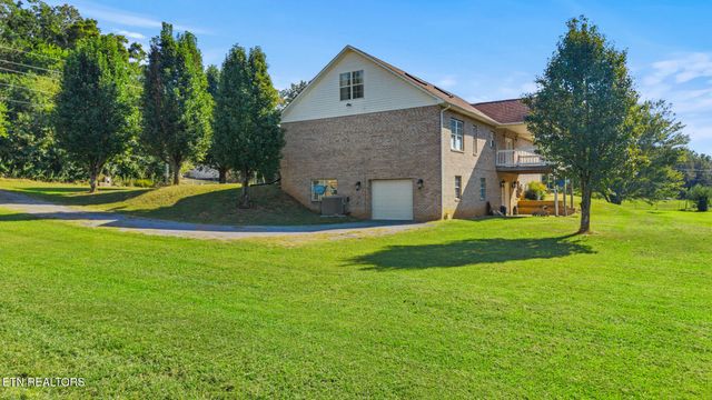 593 Lees Chapel Rd, Sweetwater, TN 37874