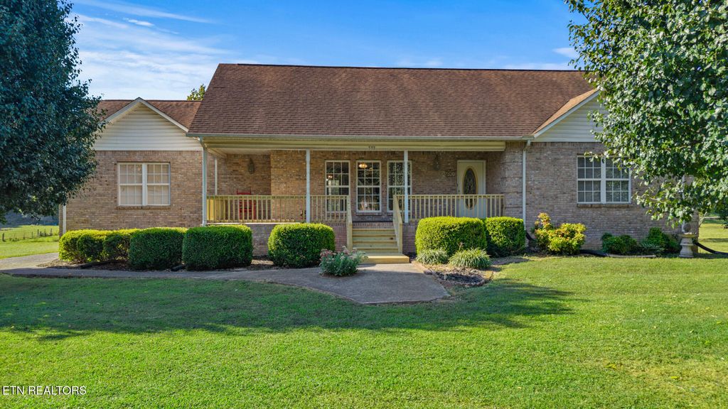 593 Lees Chapel Rd, Sweetwater, TN 37874