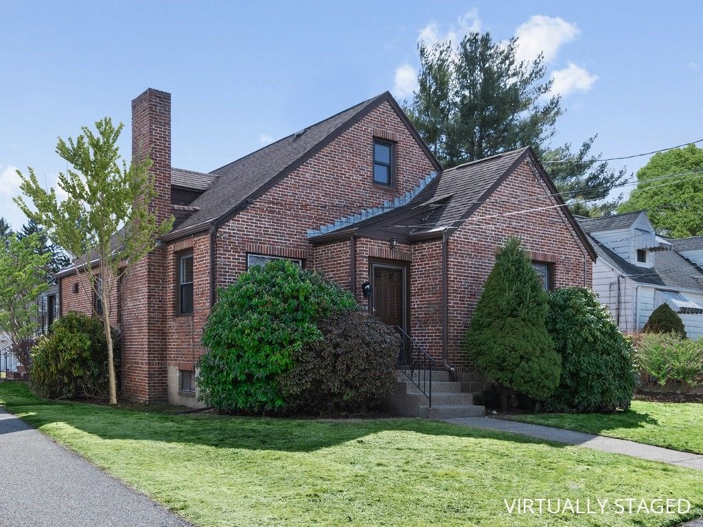 48 Albert Street, Waltham, MA 02453