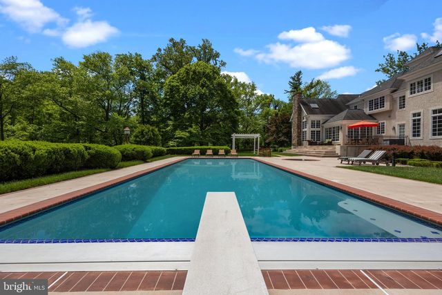 1049 MCKEAN RD, Ambler, PA 19002