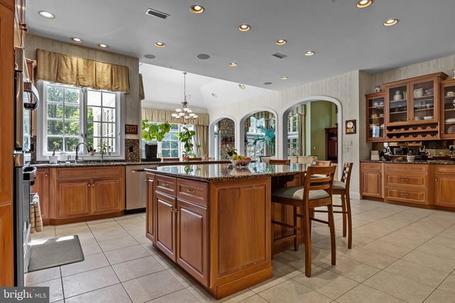 1049 MCKEAN RD, Ambler, PA 19002