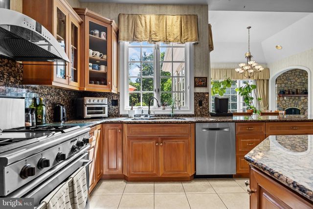 1049 MCKEAN RD, Ambler, PA 19002